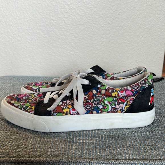 Super Mario Nintendo Sneakers Size 6 - Picture 5 of 6